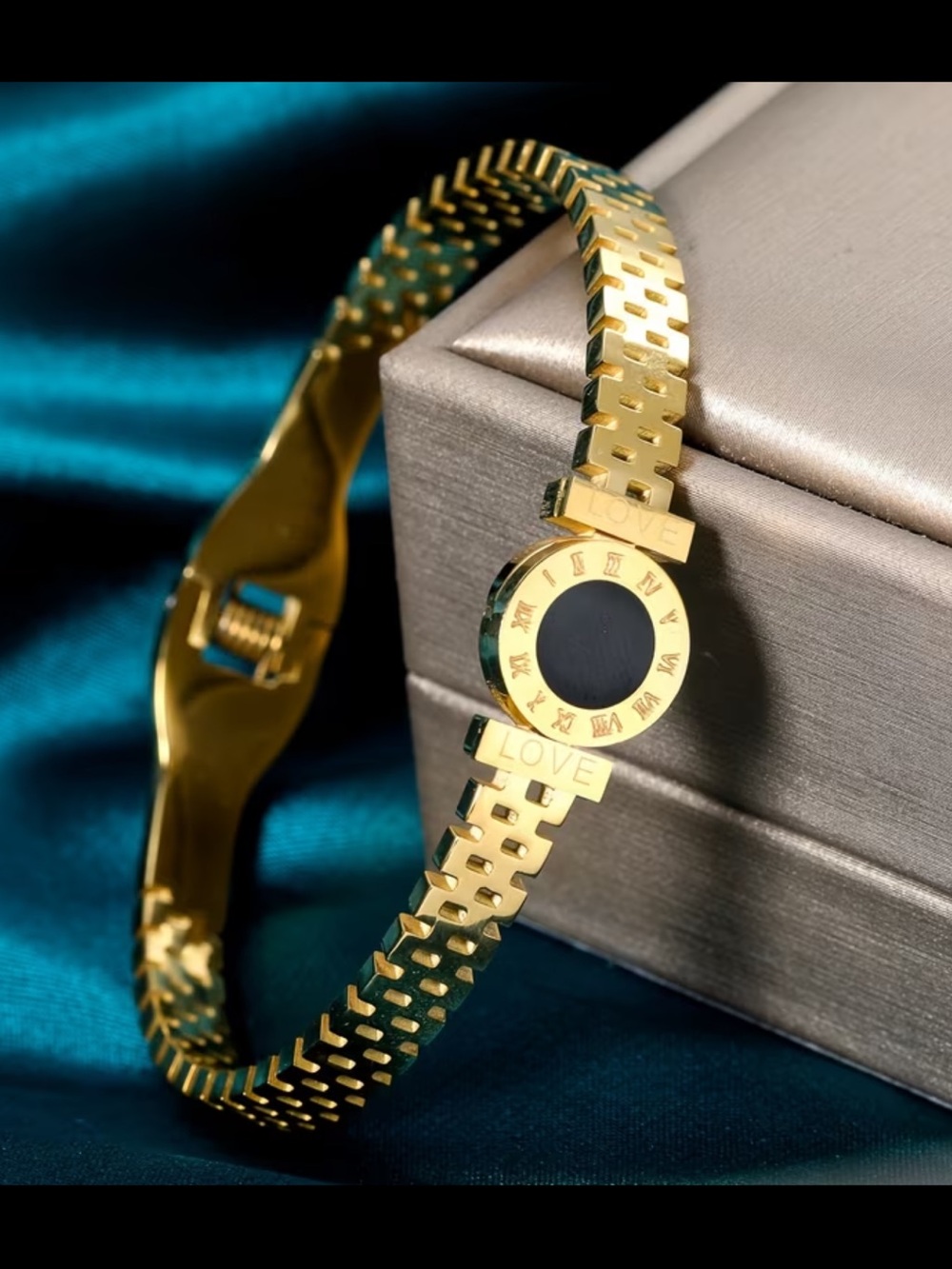 Affordable Fashion Finds Gold Tone Bracelet with Black Center